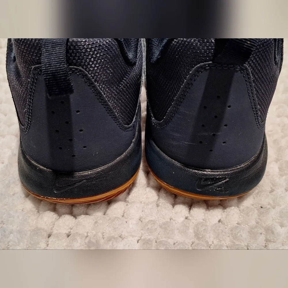Nike Men's Blue Basketball Shoes